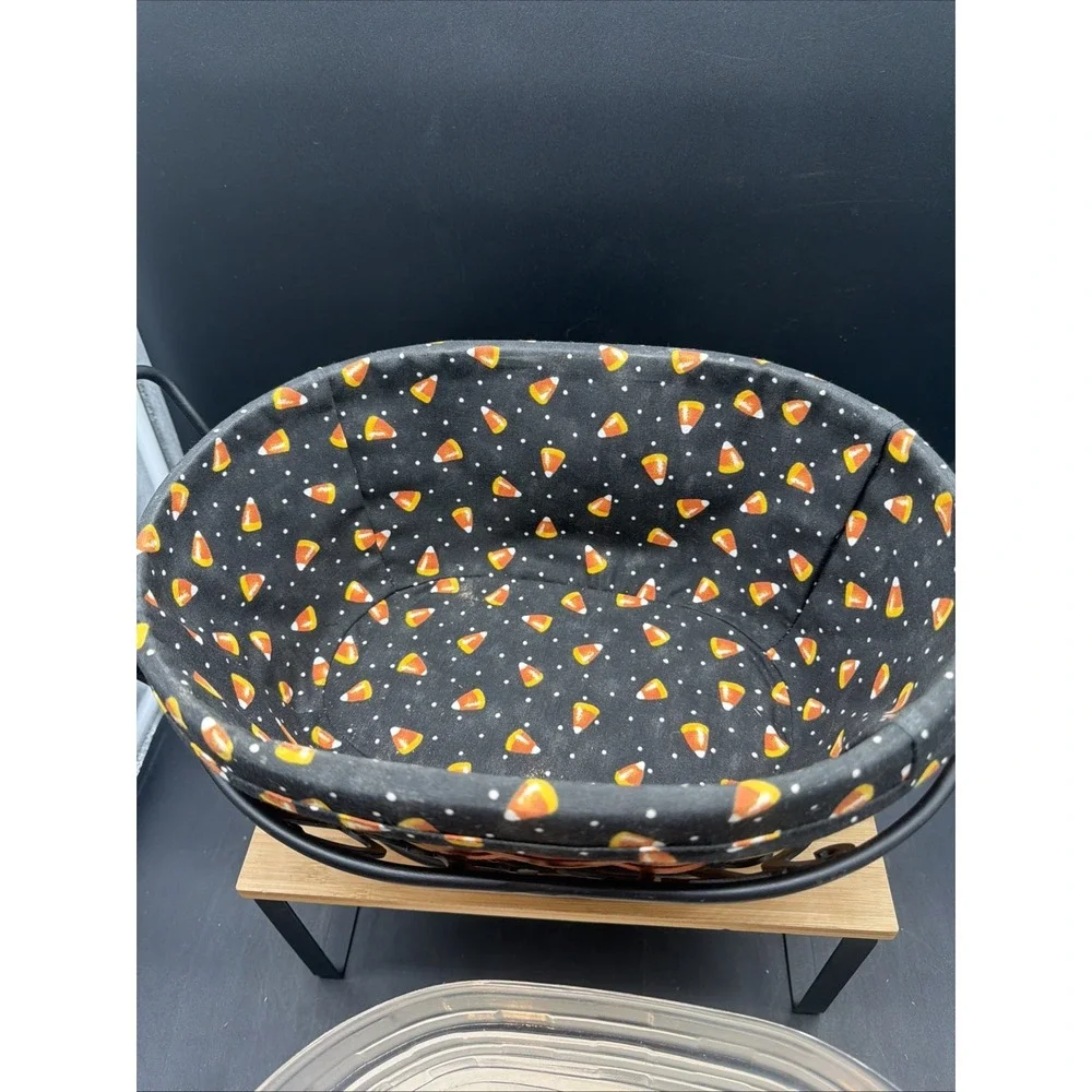 Longaberber 2010 Halloween Treats Basket Iron Treats Holder Lid Liner Protector